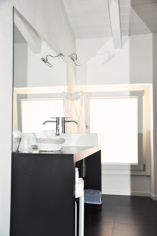 Casa Fola - City Centre Rooms فيرونا الغرفة الصورة