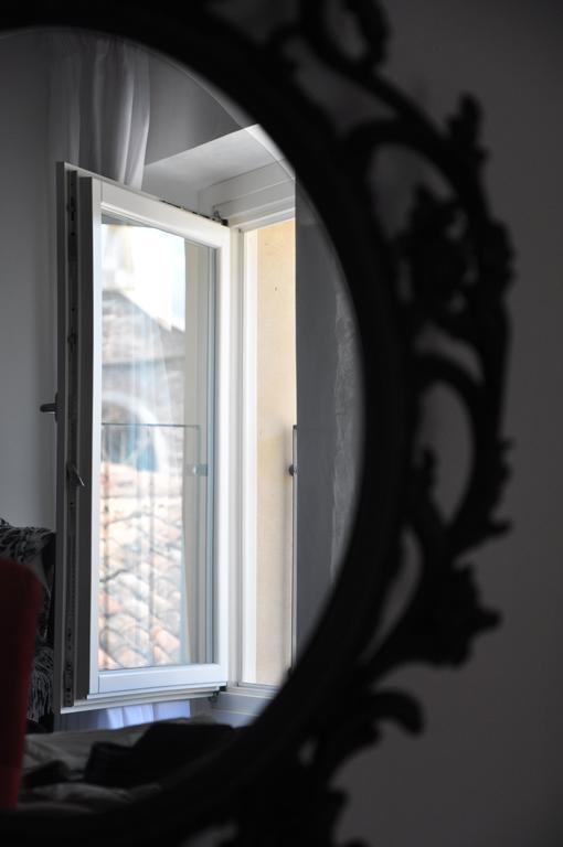 Casa Fola - City Centre Rooms فيرونا المظهر الخارجي الصورة